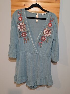 Blu Pepper‎ Light Blue Floral Embroidered Gauze Romper Deep V-Neck Women's M